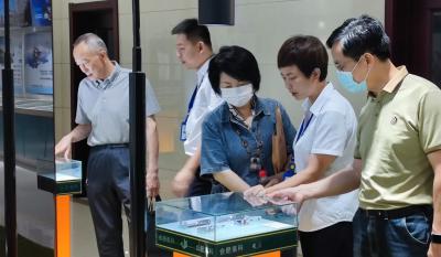 新民教育集团安徽岳阳机电技师学院辅导光临我司参观调查
