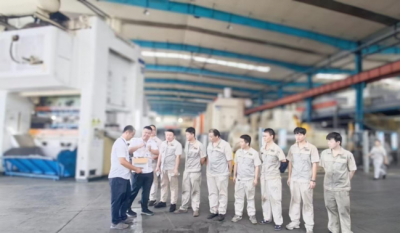 炎暑下的清冷守护，直抵人心的企业温度——岳阳pp电子游戏2025“战高温、送清冷、保出产”活动